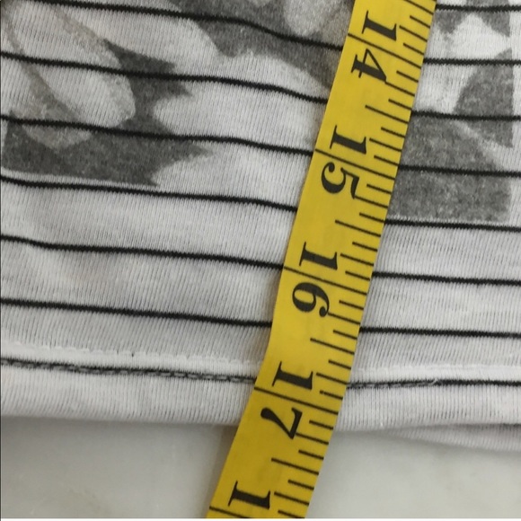 NWT Wet Seal Daisy Crop Top Size S - Picture 7 of 7